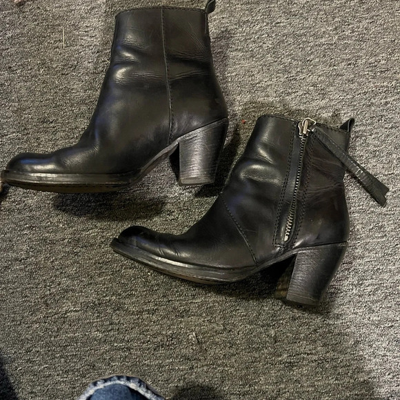 Acne Studios Pistol Boots, size 36 - Picture 3 of 9